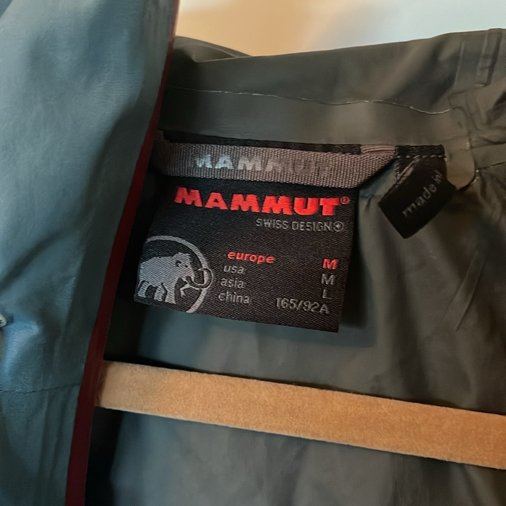 Mammut Lightweight Hard Shell - image 3